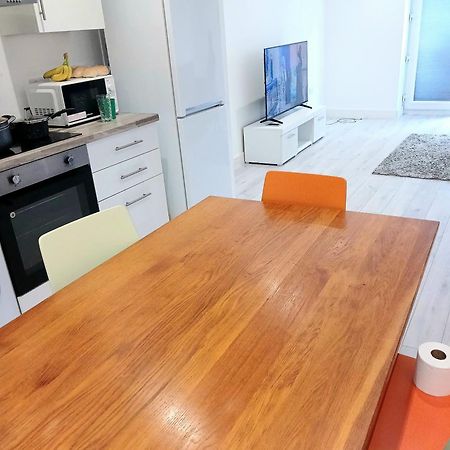 A Beautifully Furnished Master Bedroom In A Shared Apartment Aylesbury  Kültér fotó